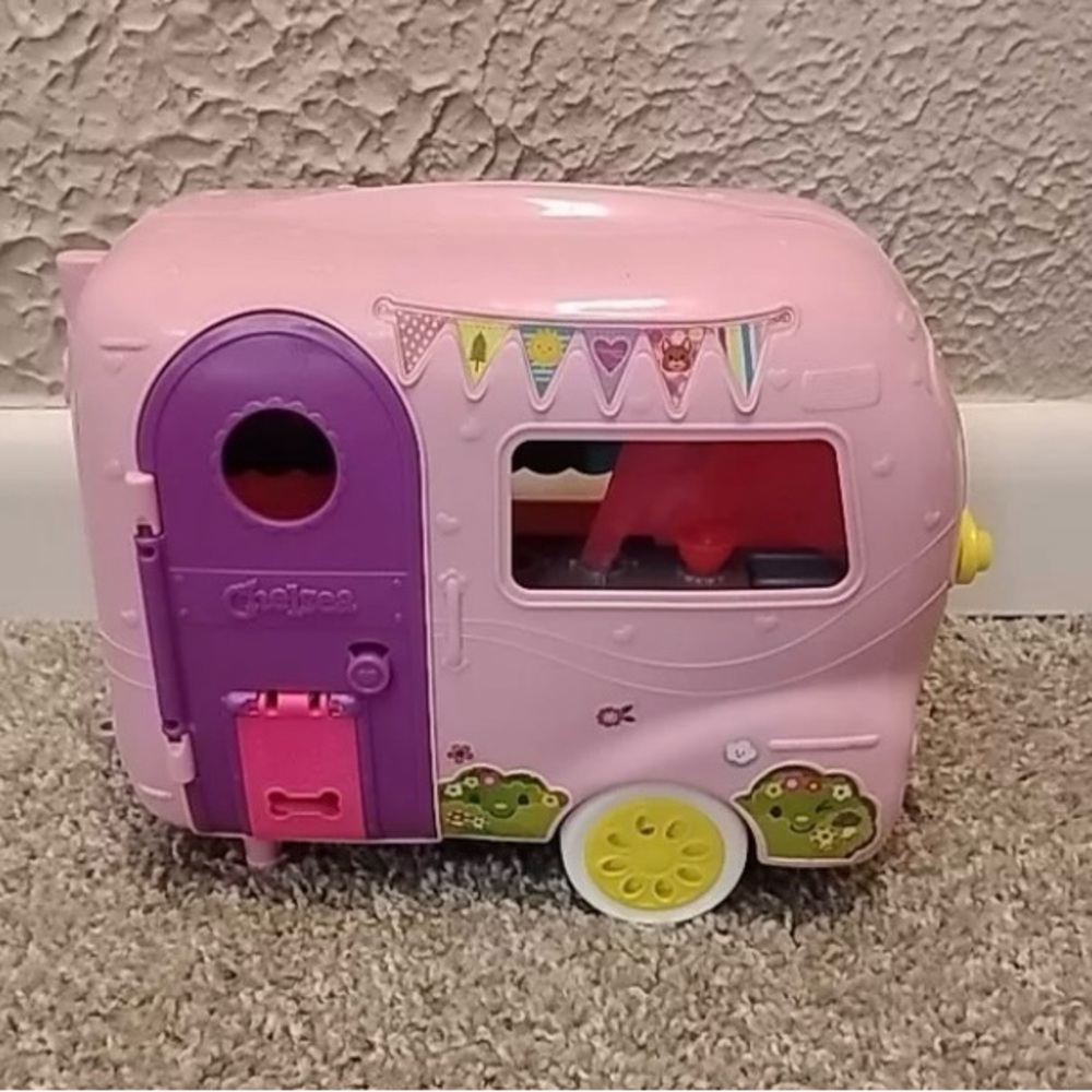 Barbie Chelsea Pink folding Camper Toy